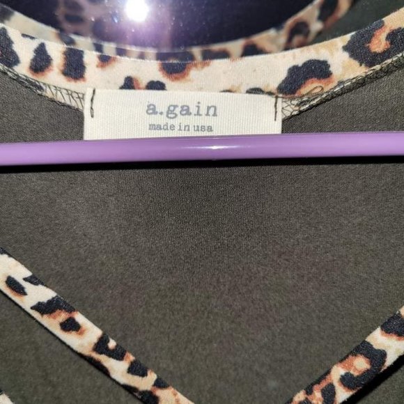 Olive green tunic with leopard - Picture 2 of 3